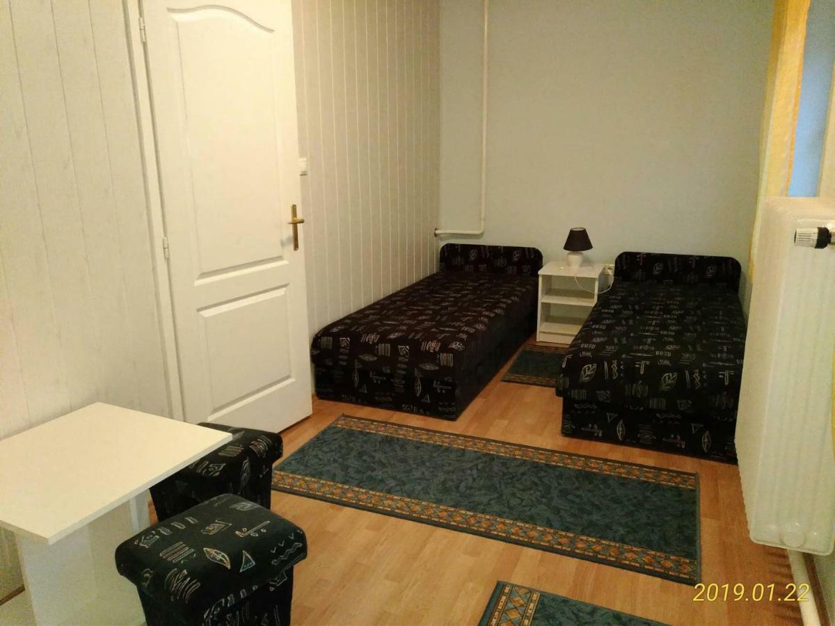 Апартаменты Nora Apartman Балатонфюзфё Экстерьер фото